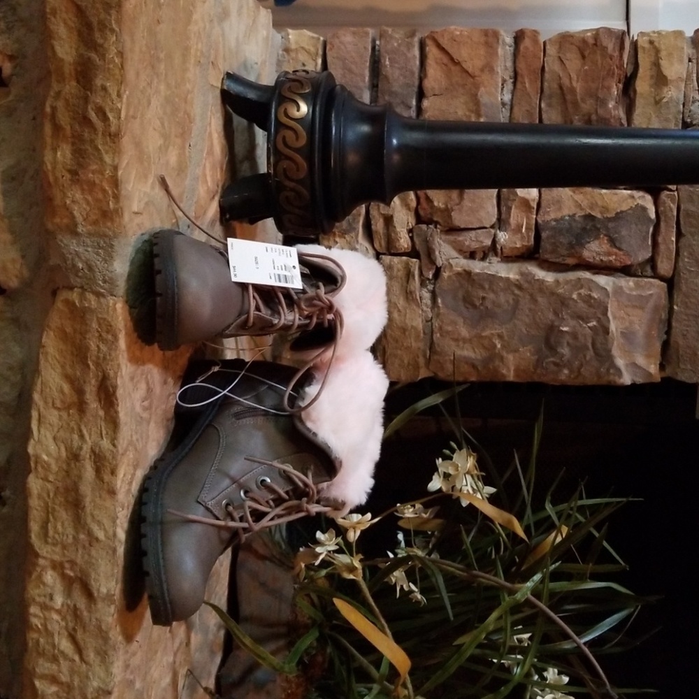 Justice size 5 new with tags boots